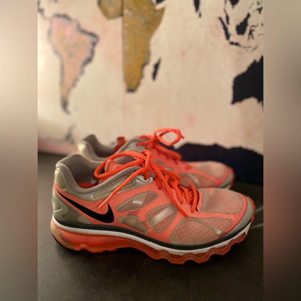 Nike Air Max sneakers size 7 (used)